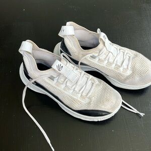 Under Armour Curry Flow 8 NM white black basketball shoe.